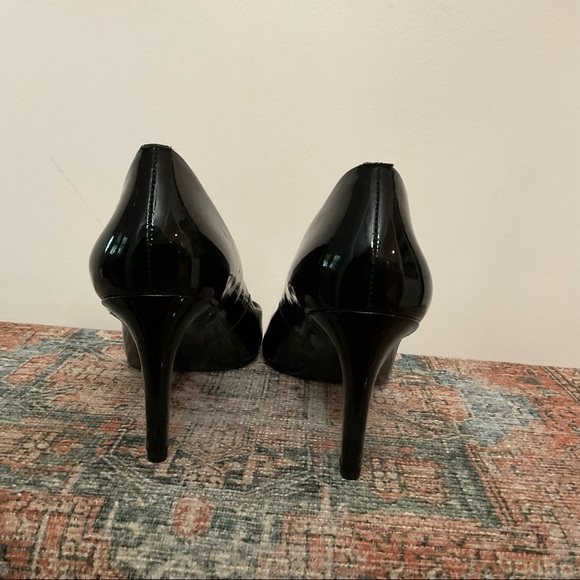 Gorgeous SZ9 Via Spiga NEW Black Patent Leather Peep Toe 3” Heels 🌺 - Picture 4 of 8